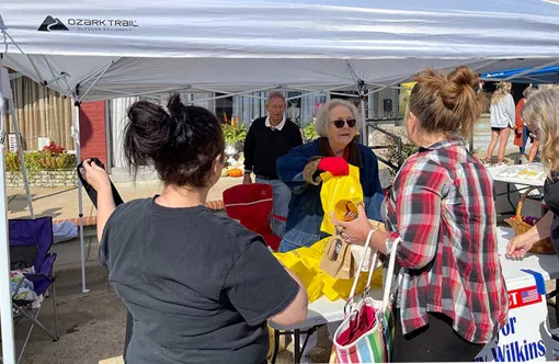 Jerry Wilkins booth at October Daze